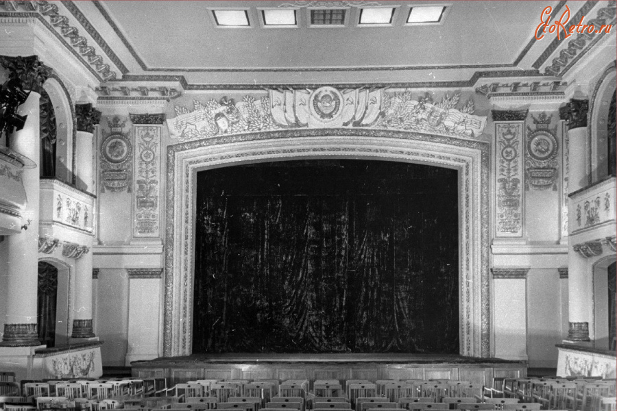 Сатка - Сцена дворца культуры «Магнезит».