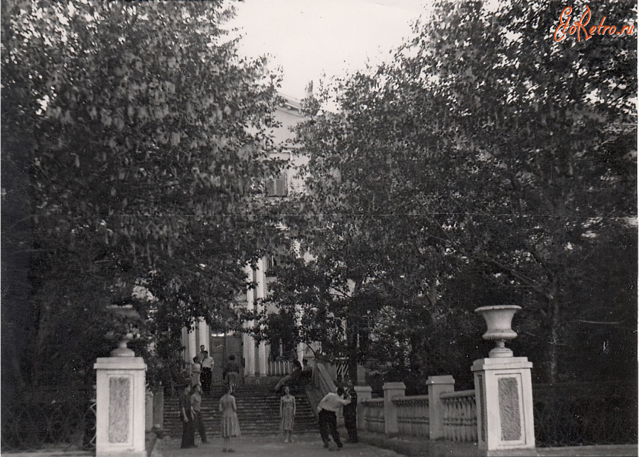 Сатка - Улица Кирова, здание общежития №2.