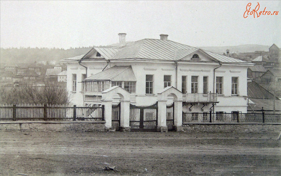 Сатка - Дом управителя казенного завода.