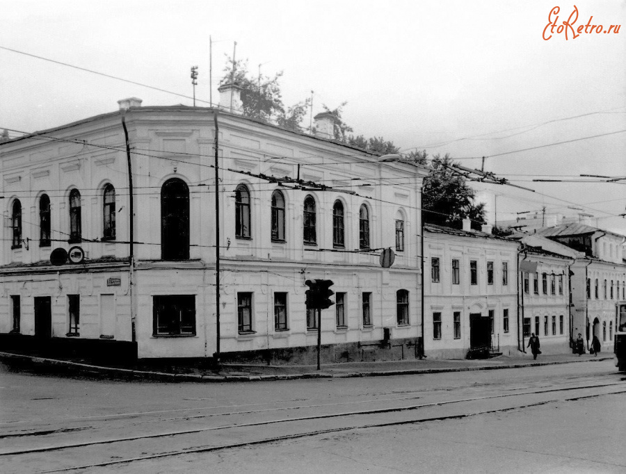 Казань - Угол улиц Горького и Пушкина.