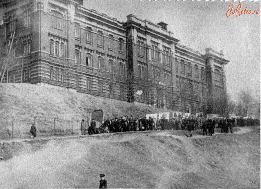 Казань - Шамовская больница. Первомайская демонстрация.