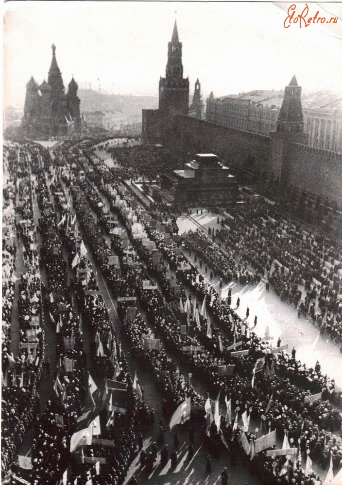 Москва - Москва отмечает 36-ю годовщину Октябрьской Революции.