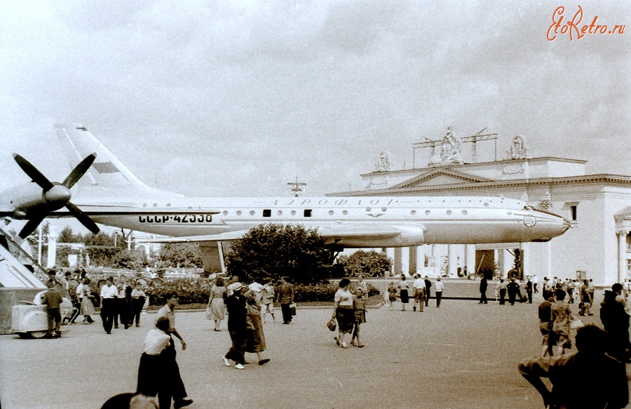 Москва - 1961 г, Москва, ВДНХ, турбо-реактивный самолёт Ту-104
