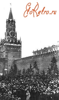 Москва - Советский народ провожает Сталина в последний путь.