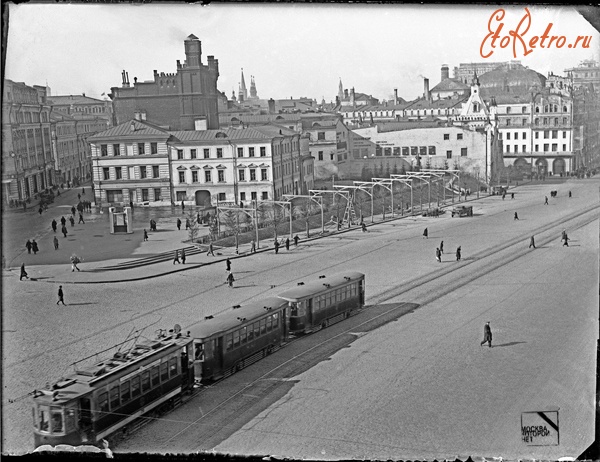 Москва - Театральный проезд, вид с Лубянской площади,