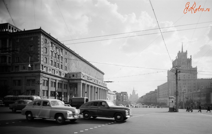 Москва - Площадь Маяковского. Концертный зал им. Чайковского. Гостиница «Пекин» Россия , Москва , ЦАО , Тверской район