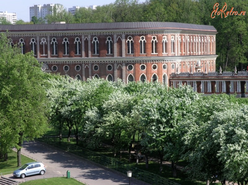 Москва - Царицыно. Вид с колокольни в сторону Хлебного дома