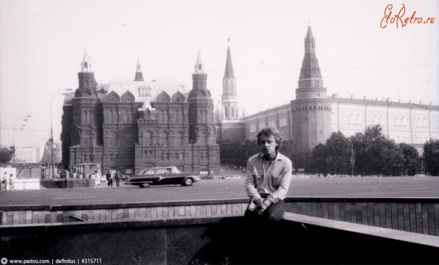 Москва - На углу улицы Горького, у дома №2 1981, Россия, Москва,