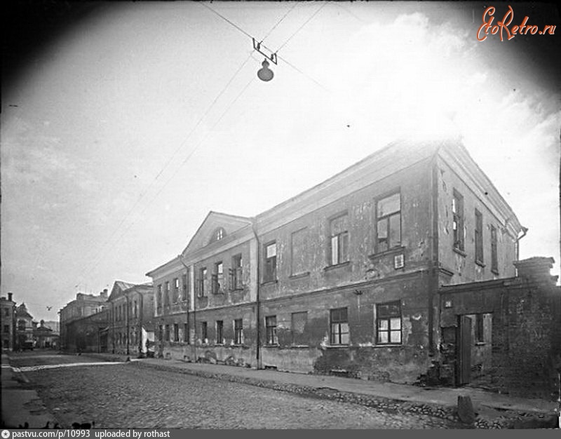 Москва - Мокринский переулок. Четная сторона напротив церкви Николы Мокрого 1940—1941, Россия, Москва,