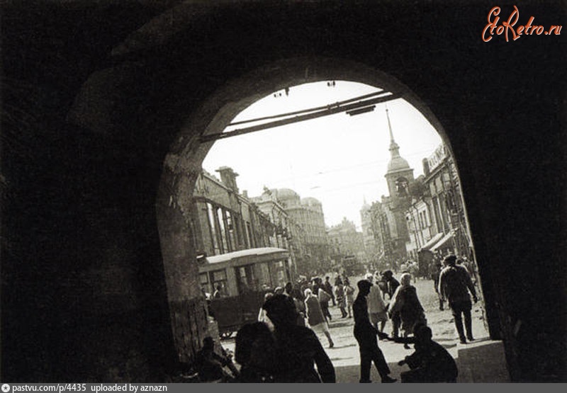 Москва - Улица Сретенка. Вид из арки Сухаревой башни 1932, Россия, Москва,