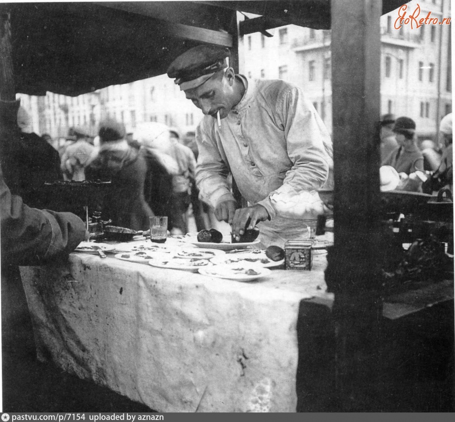 Москва - Торговец на Сухаревском рынке 1920, Россия, Москва,