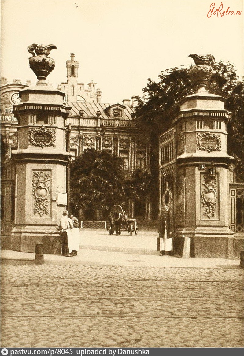 Москва - Ворота бывшей усадьбы Ф.В. Растопчина 1900—1910, Россия, Москва,