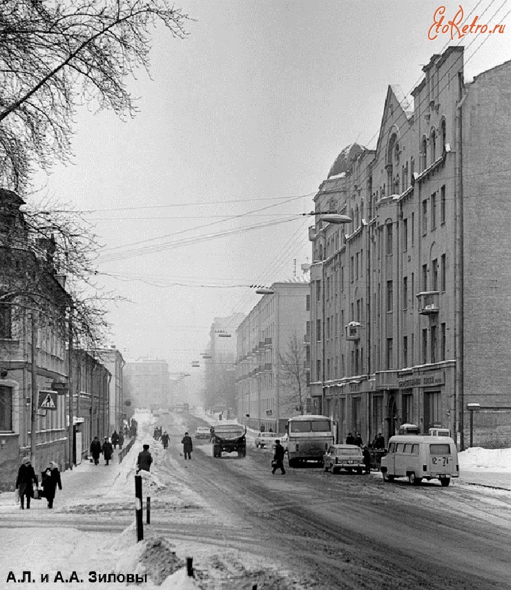 Москва - Улица Плющиха, вид в сторону Садового кольца.