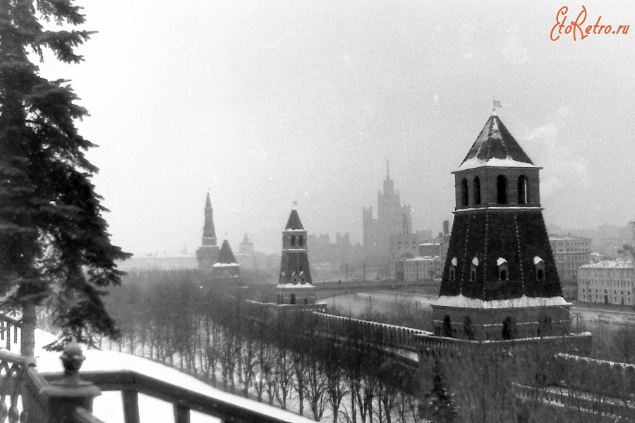 Москва - Москва. Кремлёвские башни.