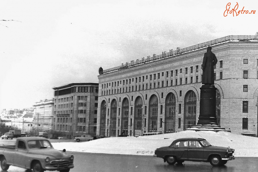 Москва - Москва. Магазин Детский мир на площади Дзержинского.