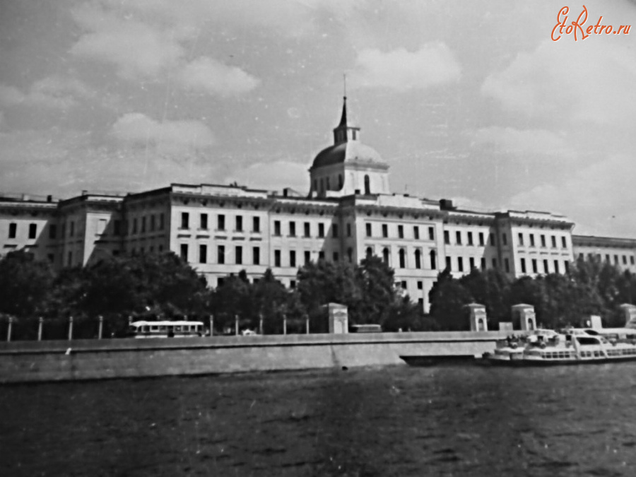 Москва - Военная академия им Ф.Э. Дзержинского.