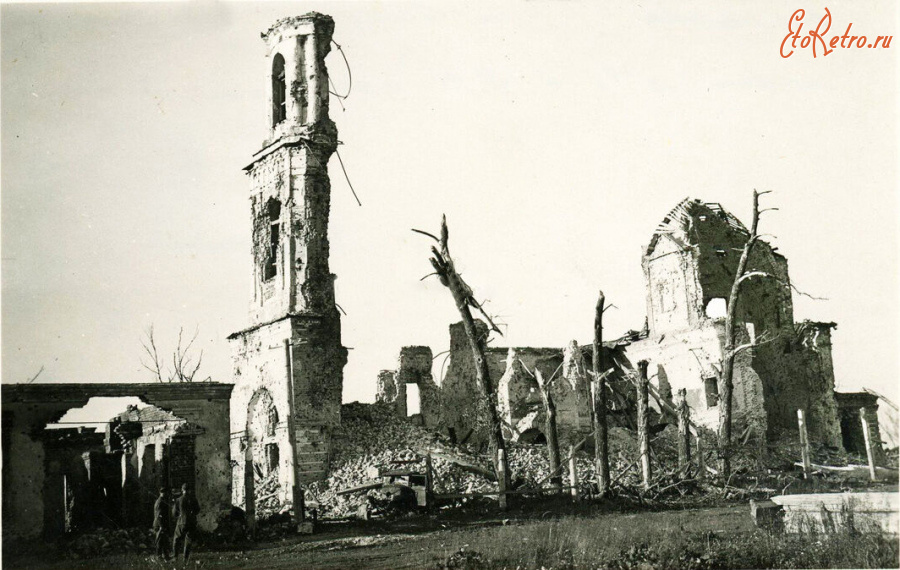 Белый - Церковь Воскресения Словущего (Воскресенская церковь), южный фасад.