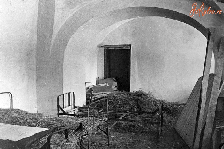 Тульская область - Комната «под сводами» в Музее-усадьбе Л.Н.Толстого «Ясная Поляна», в которой немцами была устроена казарма