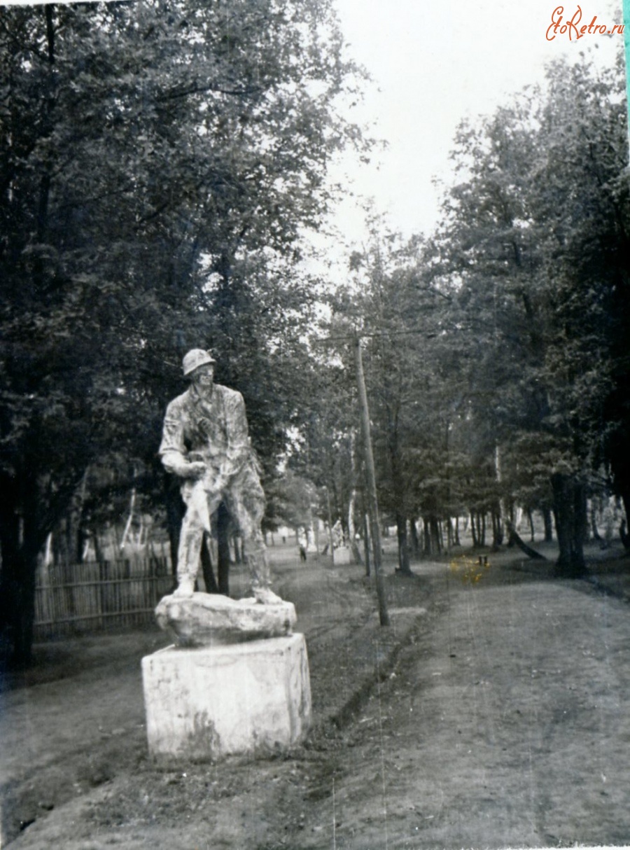 Болохово - Центральная аллея парка  в 1955 году