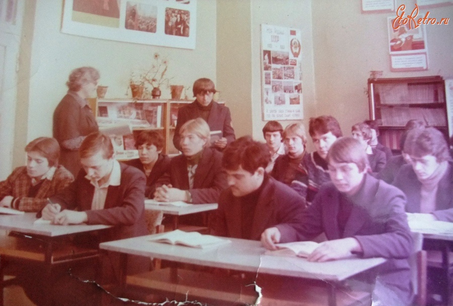 Болохово - Сельское училище г. Болохово. 1975 год.   Урок истории ведёт Н.З.Бурова