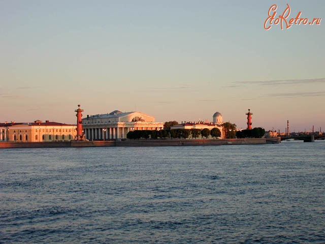 Санкт-Петербург - Ростральные колонны в Санкт-Петербурге.