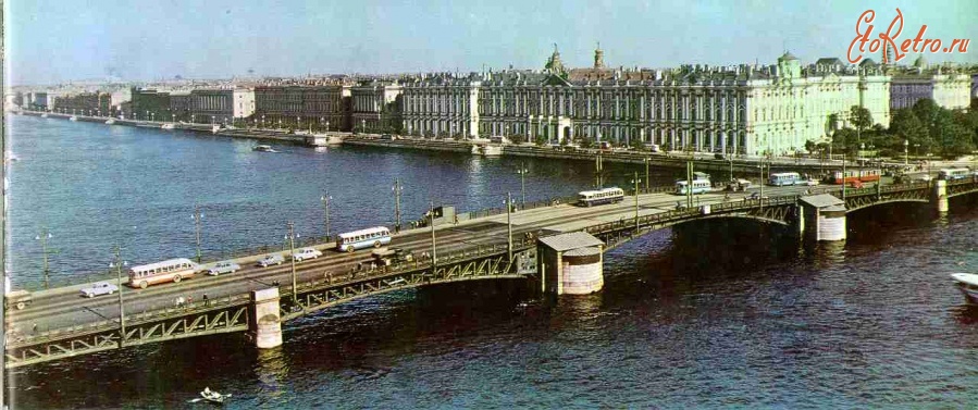 Санкт-Петербург - Нева. Вид на Дворцовую набережную