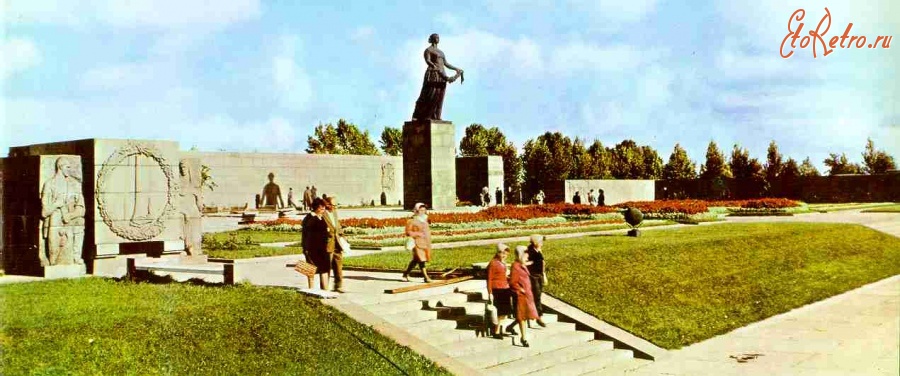 Санкт-Петербург - Пискаревское мемориальное кладбище-музей