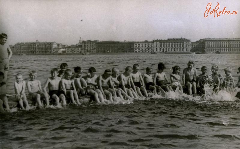 Санкт-Петербург - Ребята на воде.