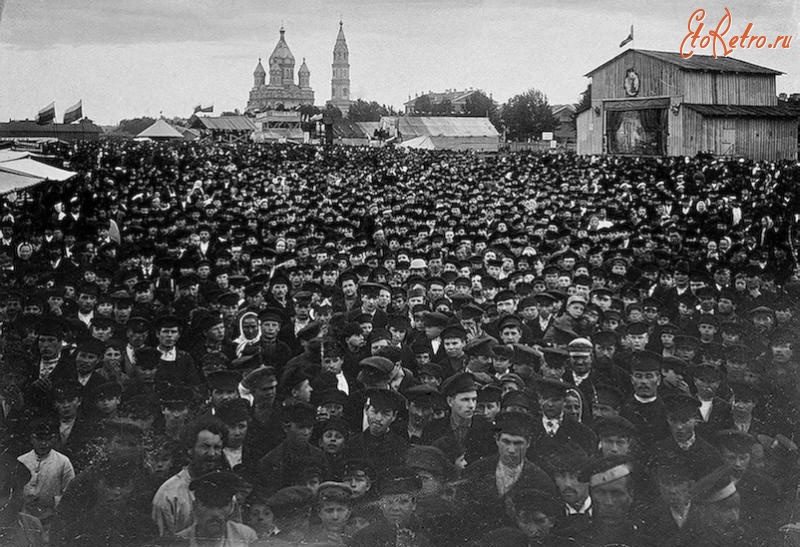 Санкт-Петербург - Народное гуляние на Обводном канале.