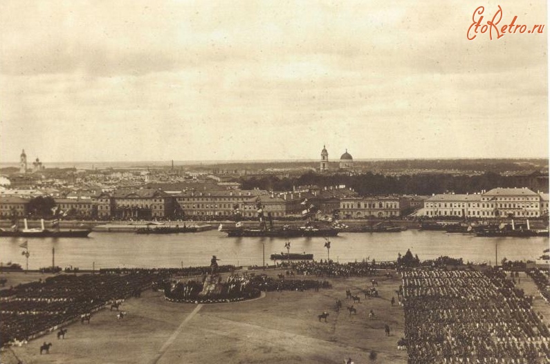 Санкт-Петербург - Сенатская площадь в день празднования 200-летия со дня рождения Петра I.