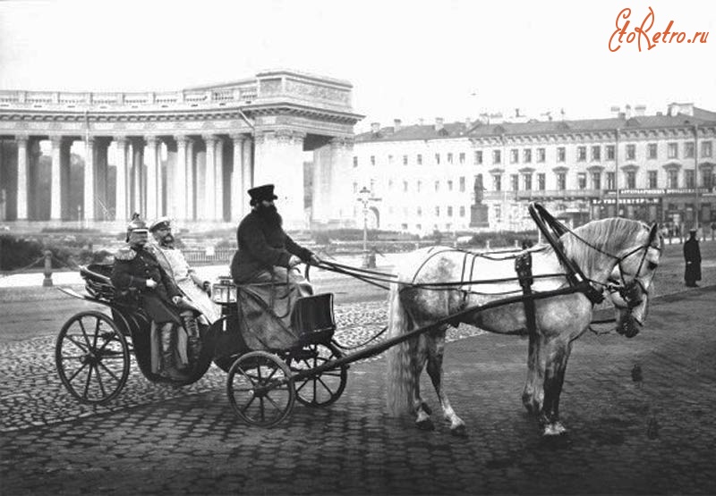 Санкт-Петербург - Брандмайор во время осмотра пожарных частей города. Фотограф К.Булла.