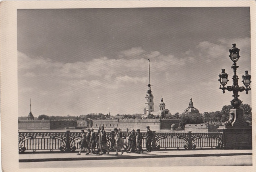 Санкт-Петербург - Вид на Петропавловскую крепость с Кировского моста.