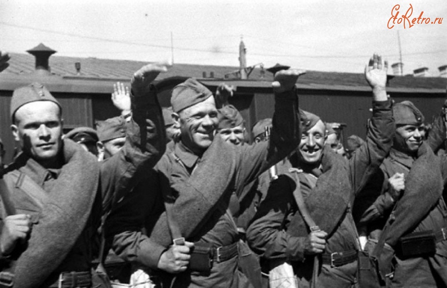 Санкт-Петербург - Бойцы Красной Армии отправляются на фронт