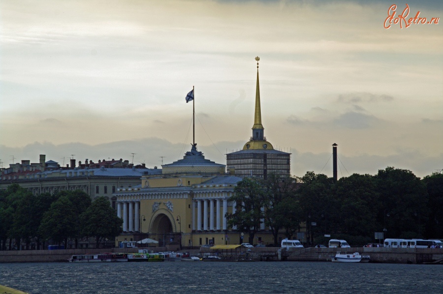 Санкт-Петербург - Вид на павильон Адмиралтейства Россия , Санкт-Петербург , Василеостровский район