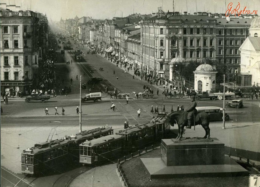 Санкт-Петербург - Знаменская площадь (Восстания). Памятник Александру III Россия , Санкт-Петербург , Центральный район