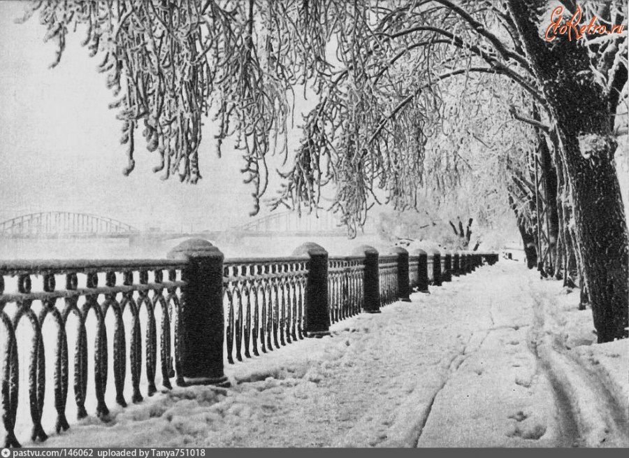 Санкт-Петербург - Набережная Невы у Володарского моста