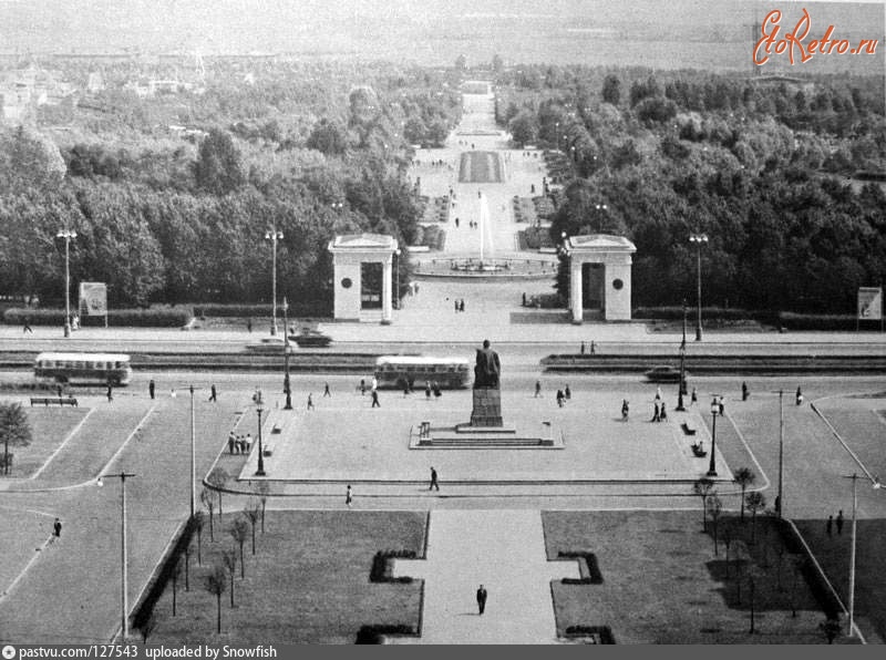 Санкт-Петербург - Площадь Чернышевского и Московский парк Победы