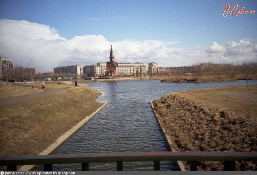 Санкт-Петербург - Озеро в парке Городов-героев