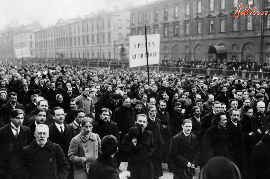 Санкт-Петербург - Демонстрация в Петербурге по случаю  объявления Первой мировой войны