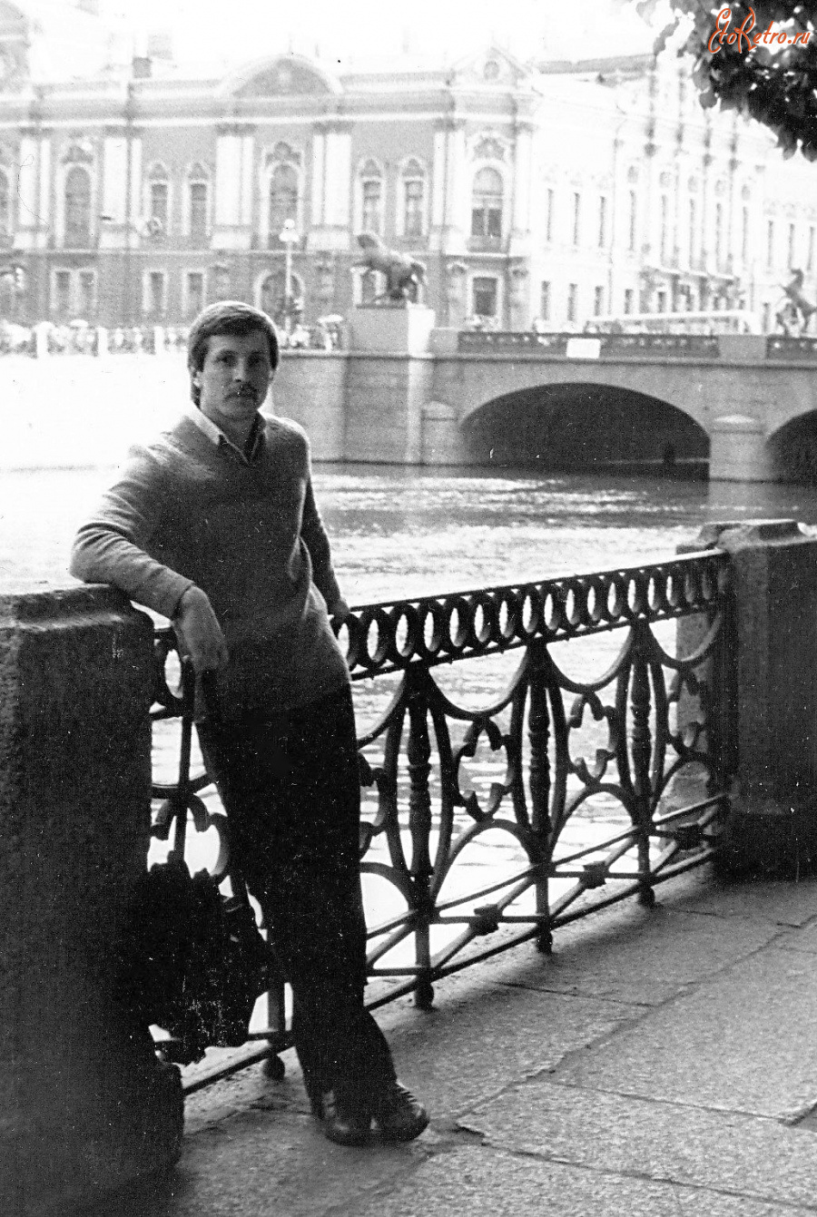 Санкт-Петербург - Вид на Аничков мост с набережной реки Фонтанки.