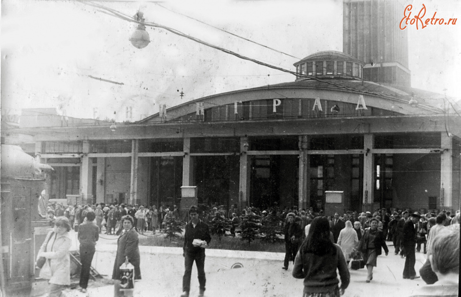 Санкт-Петербург - На перроне Финляндского вокзала.