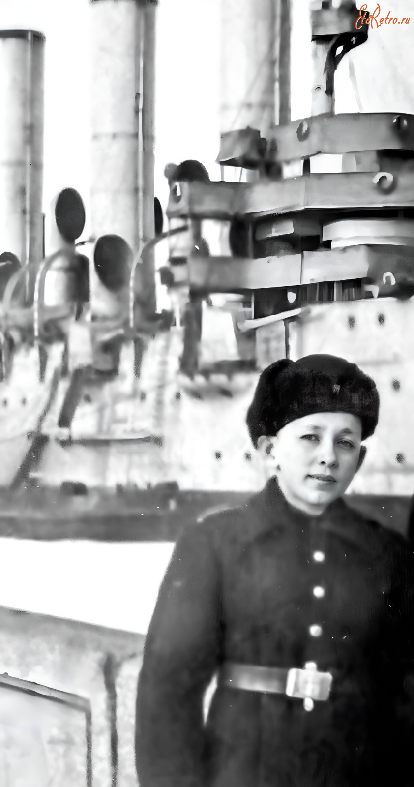 Санкт-Петербург - Нахимовец у крейсера 