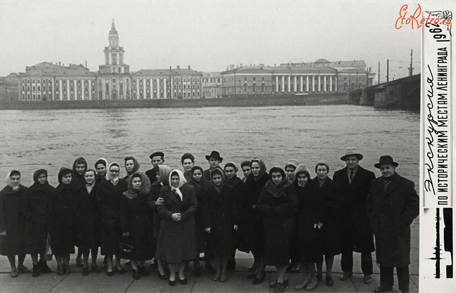 Санкт-Петербург - Вид на Университетскую набережную и Кунсткамеру.