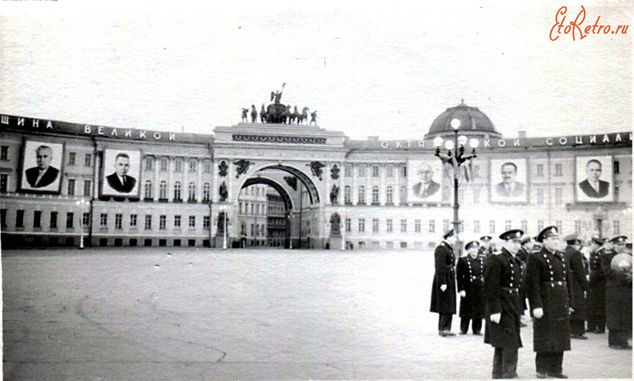 Санкт-Петербург - Дворцовая площадь. Арка Главного штаба.