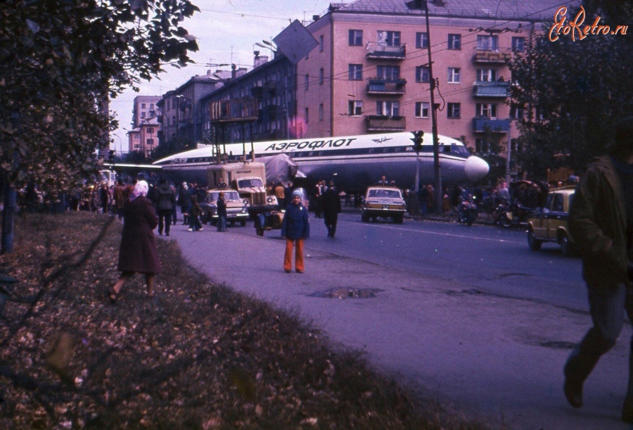 Екатеринбург - Ил-18 на улице Малышева, Свердловск, 1977 год