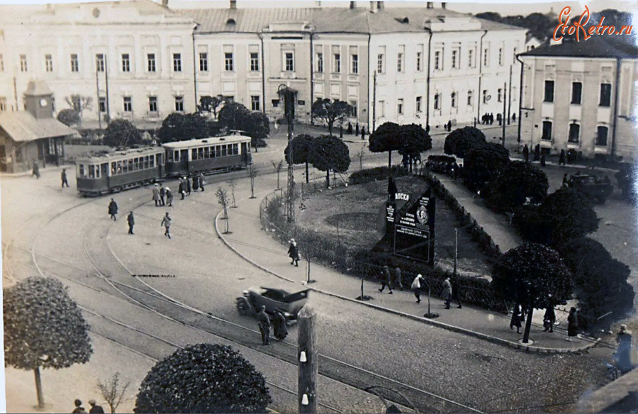 Тверь - Доска почета на площади Ленина.