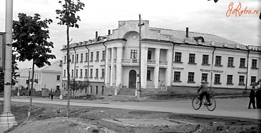 Бакал - Бакальский горный техникум.