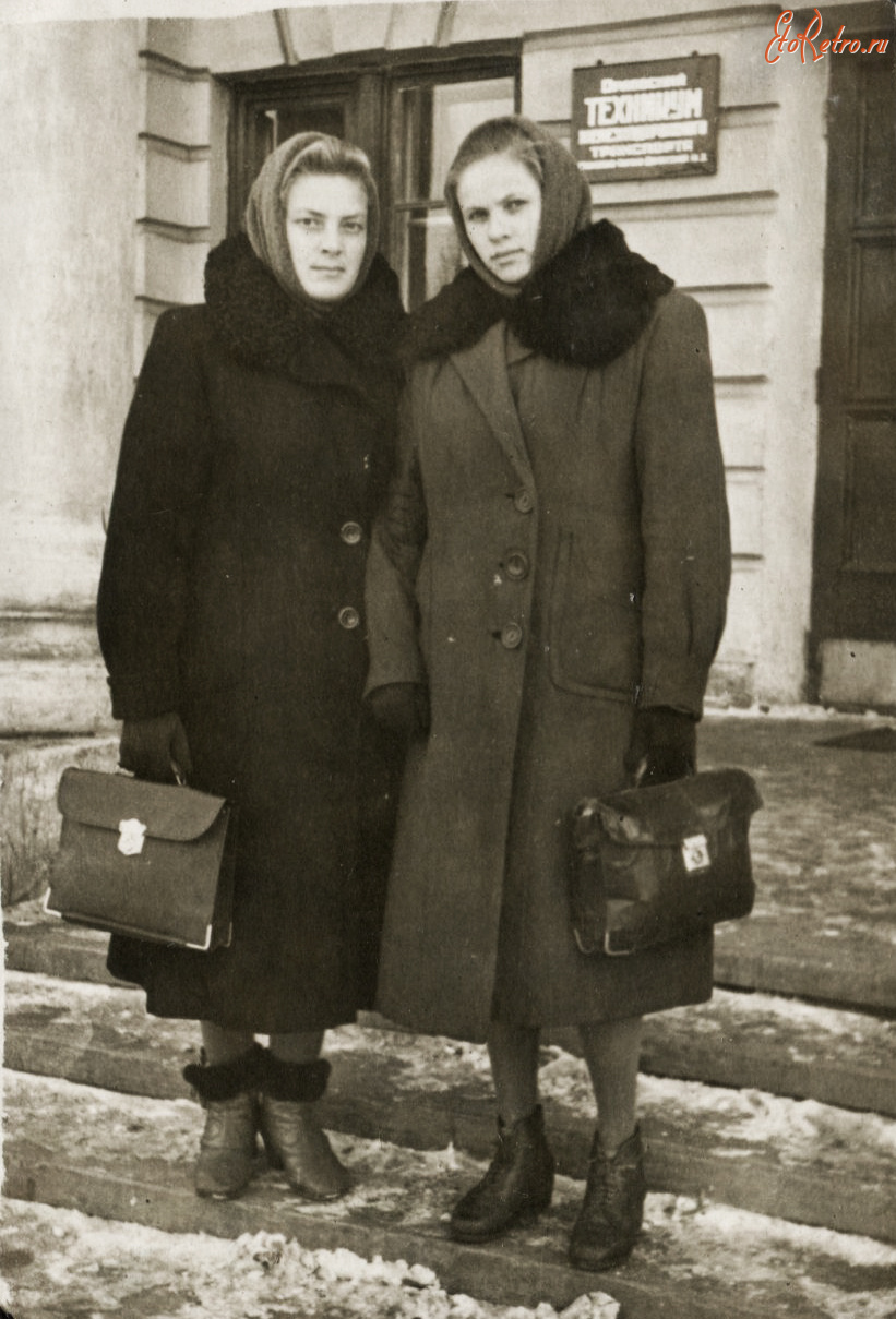 Орёл - Студентки Техникума железнодорожного транспорта.