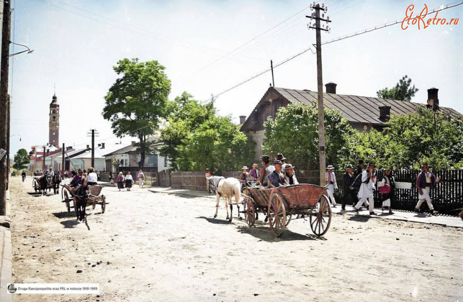 Польша - Польша на фото в 1918-1989 рр.  Дорога з підводами.