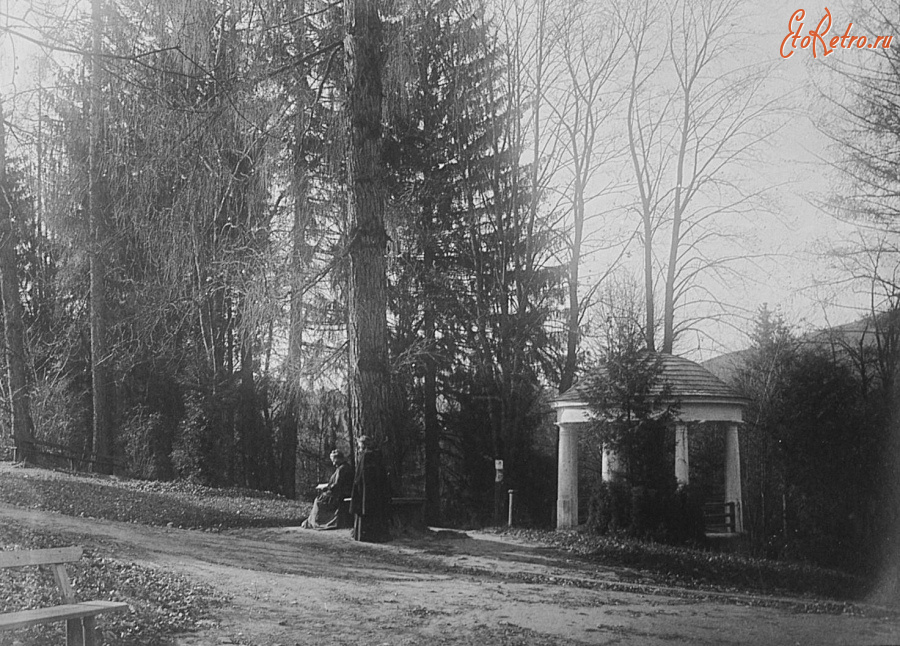 Польша - Шавниця.  Парк і Ротонда.